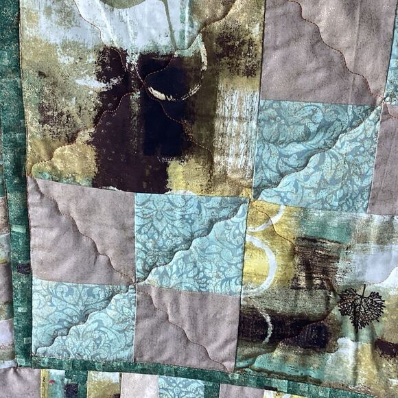 NWT Hand Crafted Greens and Golds Nature Prints Lap Quilt - Picture 7 of 15
